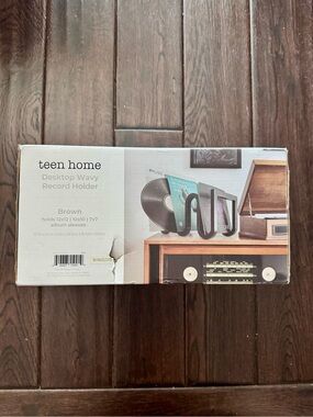 Teen Home - Desktop Wavy Record Holder